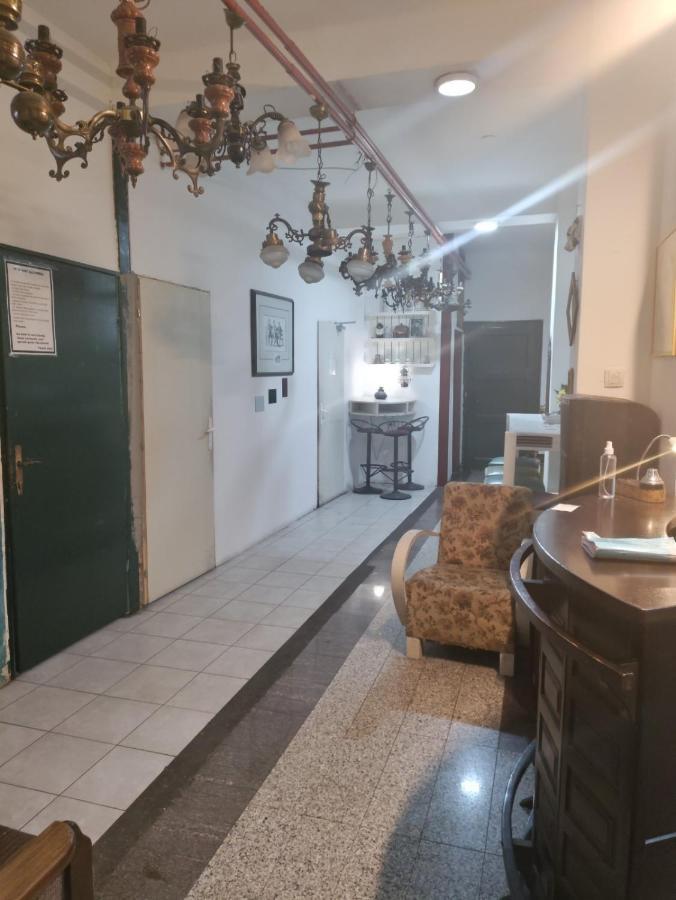 Port Hostel Белград Екстериор снимка
