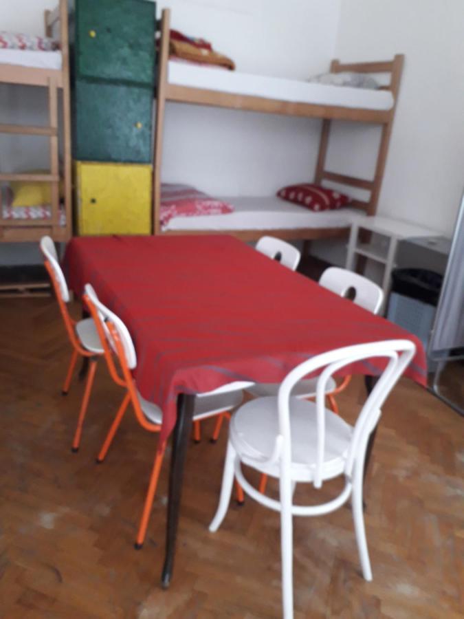 Port Hostel Белград Екстериор снимка